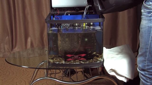 Удивительный компьютер с мега охлаждением! смотреть онлайн