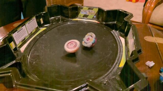 Beyblade burst battle - Elijah vs Dad 3 round knock out - MUST SEE - Kids