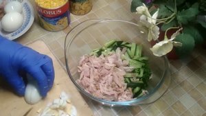 Салат с копчёной курицей и шампиньонами. Любимый салат мужа.#салатедакурицашампинньоны#жизнь#