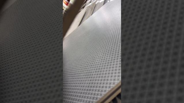 Яркий керамогранит 60х60 с карвинг эффектом.