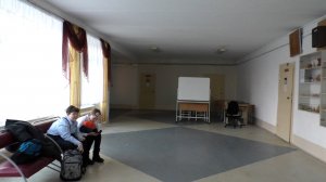 Минпросвещения советует сдавать телефоны перед входом в школу или класс