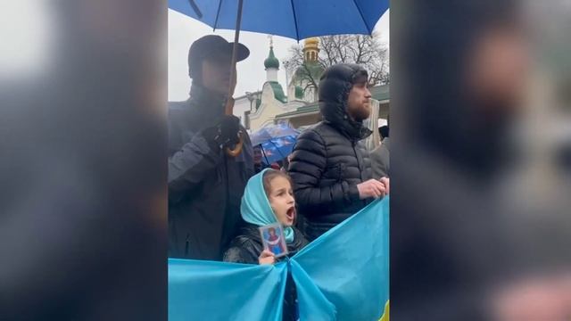 Киев 02.04.? Киево-Печерская Лавра. БИТВА ЗА ЛАВРУ ПРОДОЛЖАЕТСЯ! ЭТО ДОЛЖНЫ ВИДЕТЬ ВСЕ! смотреть онлайн