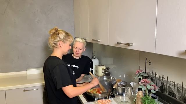 Японская гречневая лапша с креветками и овощами! Быстро! Вкусно! смотреть онлайн