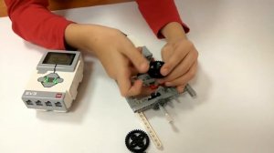 Ev3. LEGO Technic.
Проект
 "Коробка передач"