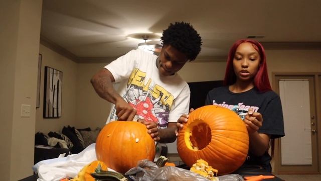 Carving Pumpkins with My Boyfriend *Q&A* ?? смотреть онлайн