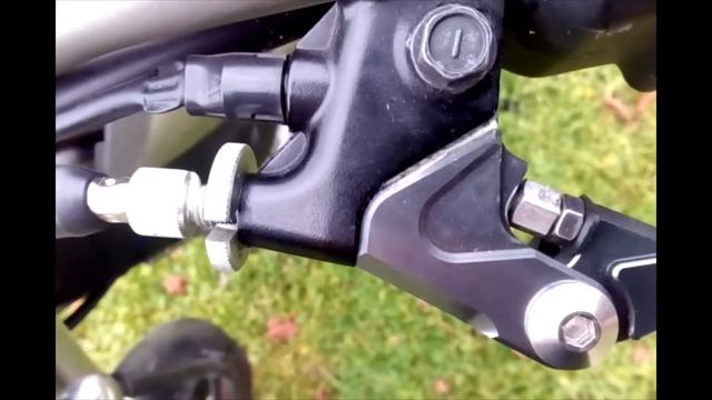 Свободный ход рычага сцепления / clutch lever free play YAMAHA XG250 TRICKER смотреть онлайн