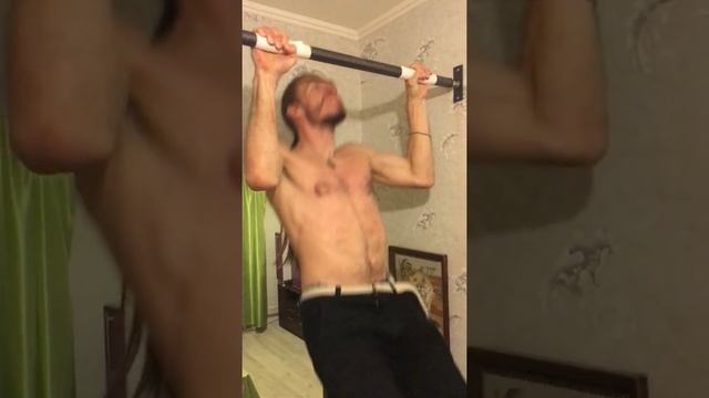 Maks Kartashov - 22 подтягивания смотреть онлайн