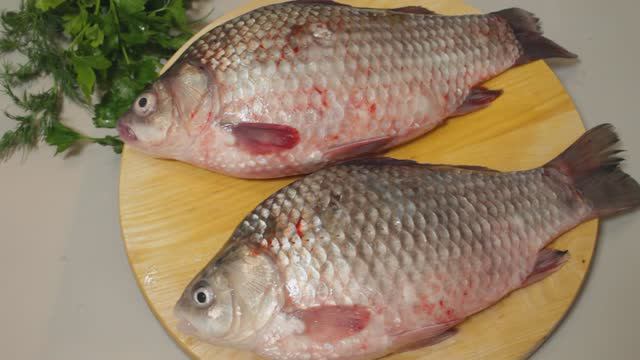 Жареный карась без костей.  Как вкусно и просто пожарить карася. Fish.