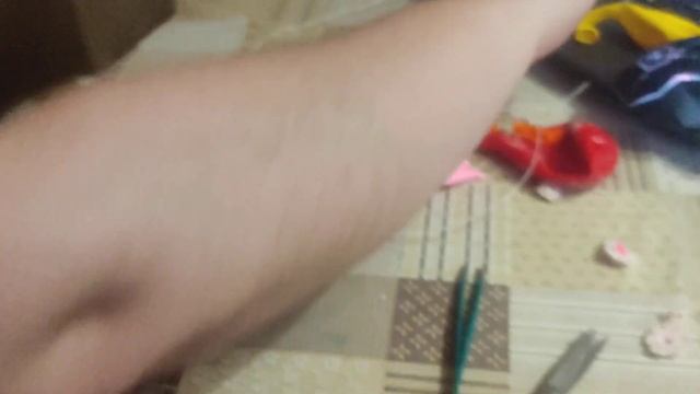 Шар из ниток. Как распрямить сморщившийся при сдувании воздушного шарика нитяной шар. смотреть онлайн