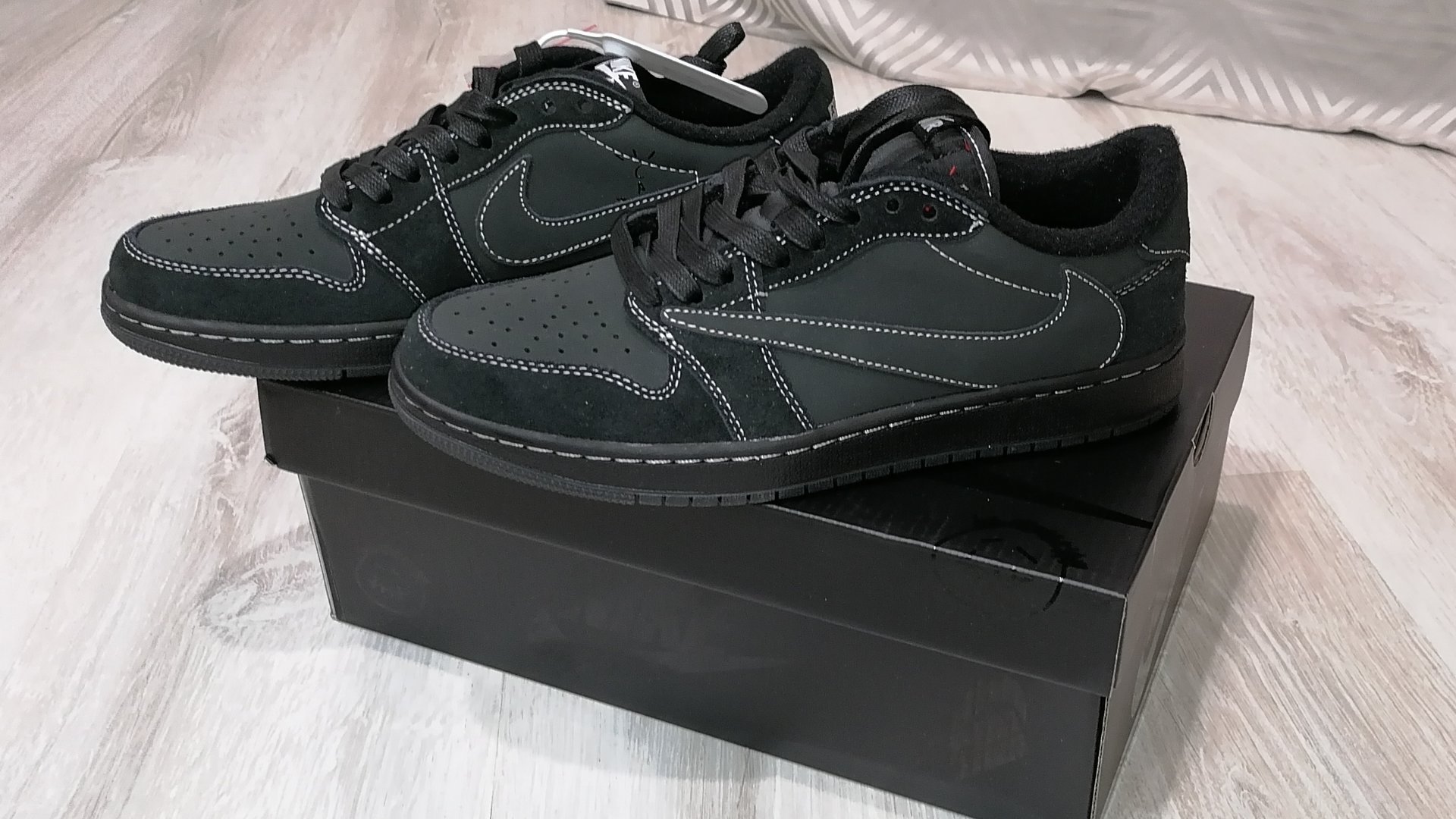 Nike Dunky Travis Scott кроссовки найк 👟 чёрные. ОБЗОРЫШ распоковка МОИ НОВЫЕ КРОСЫ смотреть онлайн