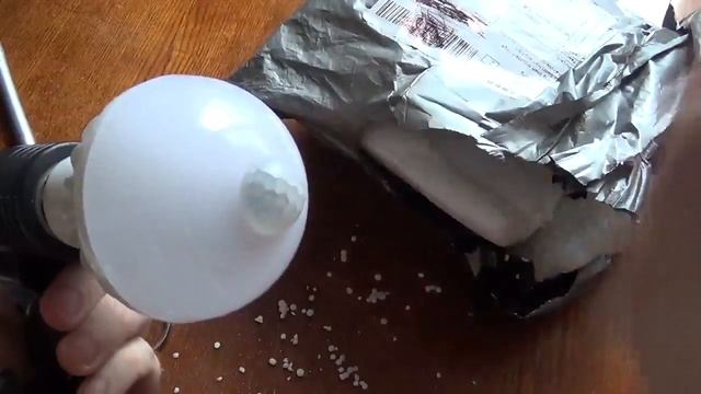 Посылка из Китая № 337. Светодиодная лампочка с датчиком движения. смотреть онлайн