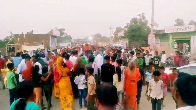 BJP party Ki party Jeetne par hua jashan😍😍 //VLOG 16th #elvishyadav #sauravjoshivlogs #permishverma смотреть онлайн