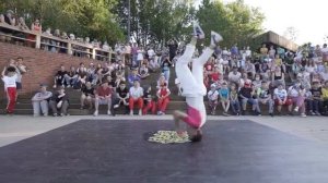 Судейский выход: b-boy TSIPATRON | QUEST OF THE BEST 11