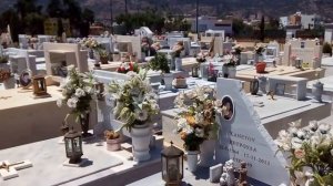 Как выглядит кладбище на Крите/What is the cemetery in Crete