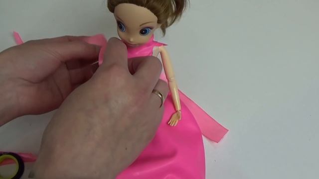 ИСПОРТИЛА ПЛАТЬЕ! КАТЯ И МАКС ВЕСЕЛАЯ СЕМЕЙКА | ЛАЙФХАКИ для Барби ЛОЛ сюрприз смотреть онлайн