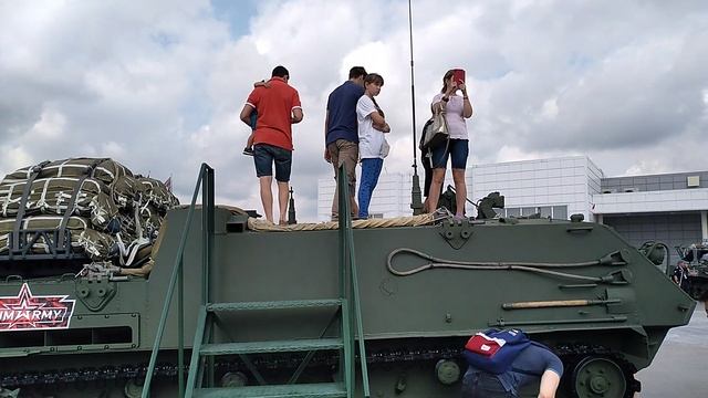 Боевые машины пехоты ВДВ оборудованые парашутной системой