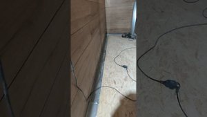 прячем трубы отопления в пол с доступом.