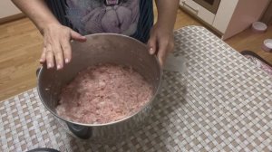 Домашняя колбаса. Готовим с внуками). В видео оговорилась, масса фарша 2,1 кг