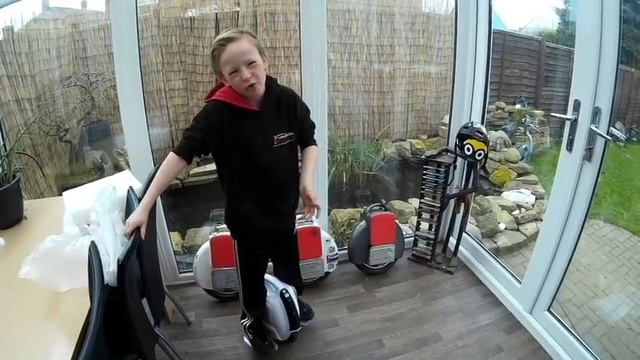 Leon ,unboxing and First Ride on the GotWay Luffy 10" смотреть онлайн