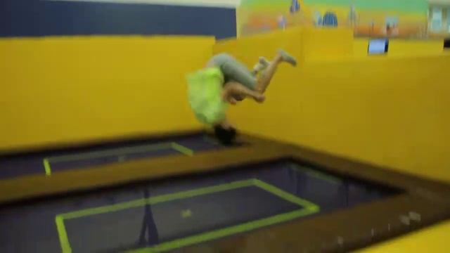 ПОЛТОРА ПЕРЕДНЕГО САЛЬТО В СПИНУ