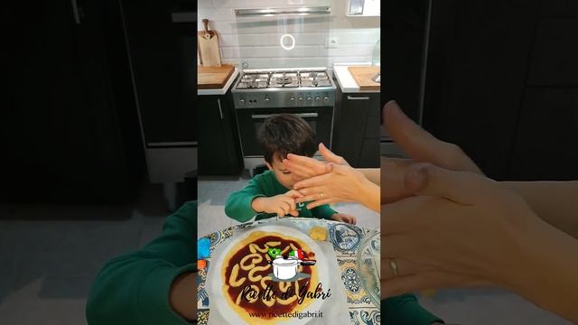 Una CROSTATA SPECIALE per la merenda - Ricette di Gabri смотреть онлайн