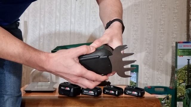 Bosch AdvancedShear 18 New Обзор аккумуляторных ножниц по кустам и траве / Advanced Shear 18V-10. смотреть онлайн