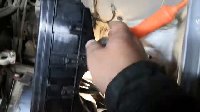 Замена левой лампы ближнего света Geely EMGRAND 7 смотреть онлайн