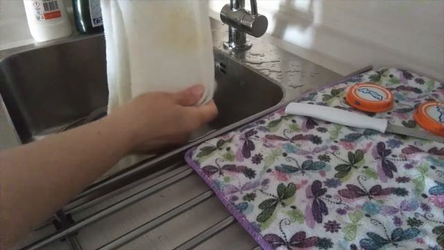 Как отстирать кухонные полотенца?