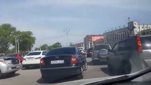 Армагеддон на бесплатной парковке у ж/д вокзала "Брянск-I" и полупустая платная парковка