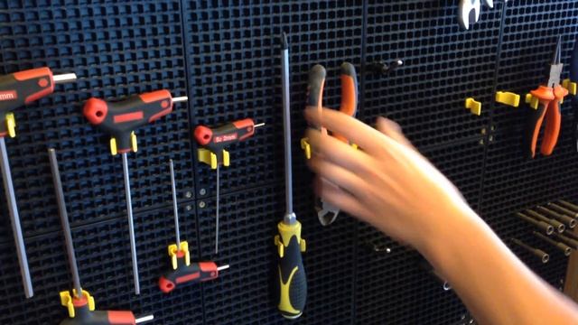 Система хранения инструмента Freezone. Универсальный держатель. смотреть онлайн