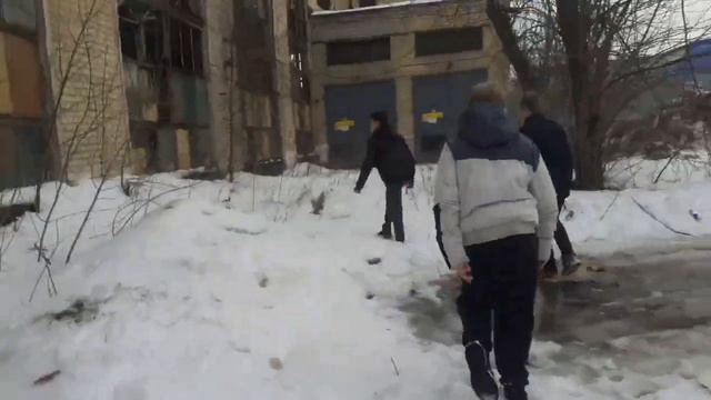 Нашли заброшенный завод,на нас вызвали полицию!!!!!!!!