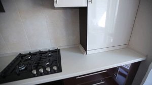Кухня с фасадами из пластика Lemark 0201 и Arpa 2621