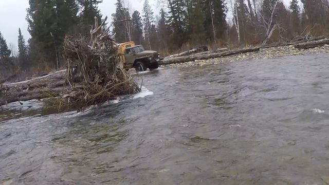 Урал переезжает Верхнюю Терсь смотреть онлайн