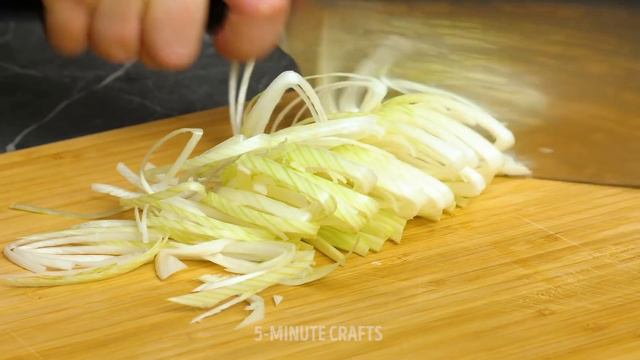 34 Simple USEFUL KITCHEN HACKS || FRUITS & VEGETABLE peeling TIPS смотреть онлайн