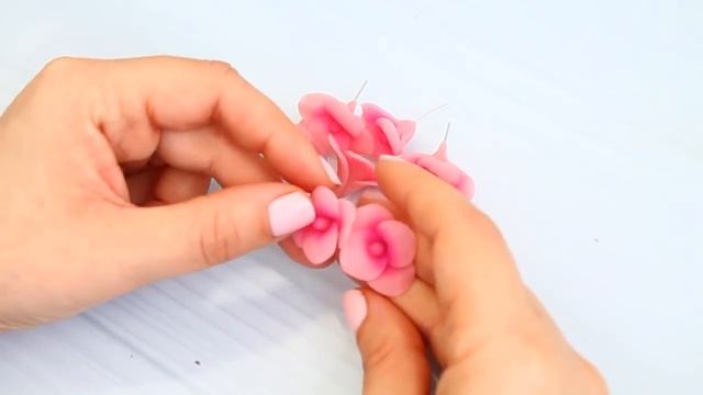 Реалистичные цветы из полимерной глины / Мастер класс для начинающих / Видео урок по лепке смотреть онлайн