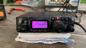 Yaesu FT-817 + 1/4 wave inverted "U" antenna