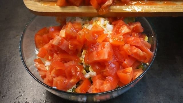 Салат с консервированной рыбой