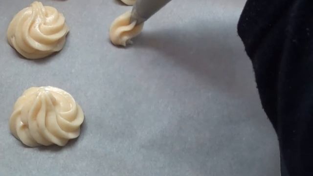 Пирожное "Vecrīga" ( Старая Рига).profiterole смотреть онлайн