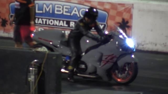 Hayabusa Vs Modded Harley Davidson - гонки на мотоциклах