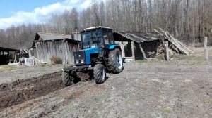 Мтз 82.1 вспашка огорода У деда под Картофель .Настройка плуга Плн 3-35