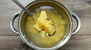 Рыбный суп с красной рыбой и плавленым сыром