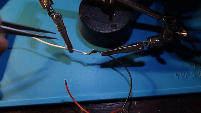 Вентилятор на солнечной батареи. И как его сделать. смотреть онлайн