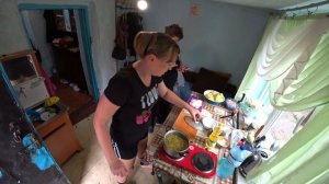 Меню на День Рождения, Три поколения на одной кухне, Как белки в колесе)