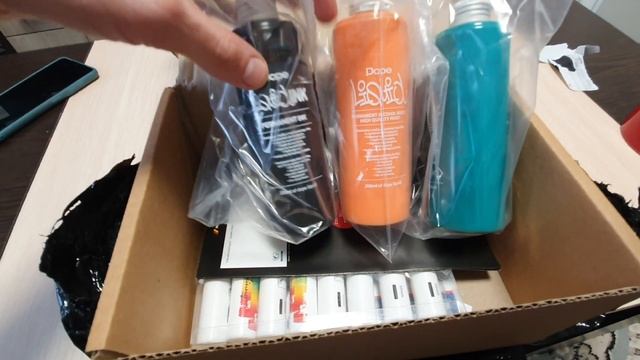 НЕБОЛЬШАЯ ПОСЫЛКА ИЗ ГРАФФИТИ МАРКЕТА смотреть онлайн