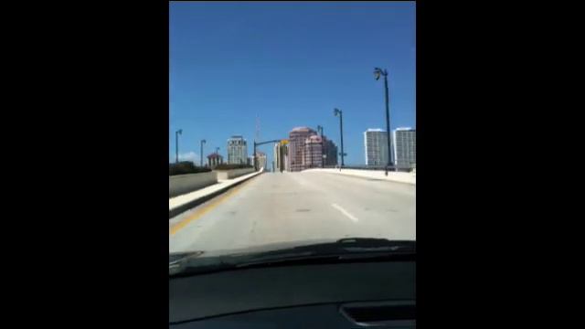 Driving Into West Palm Beach смотреть онлайн