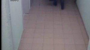 Скрытая камера в подъезде вот так Спалились