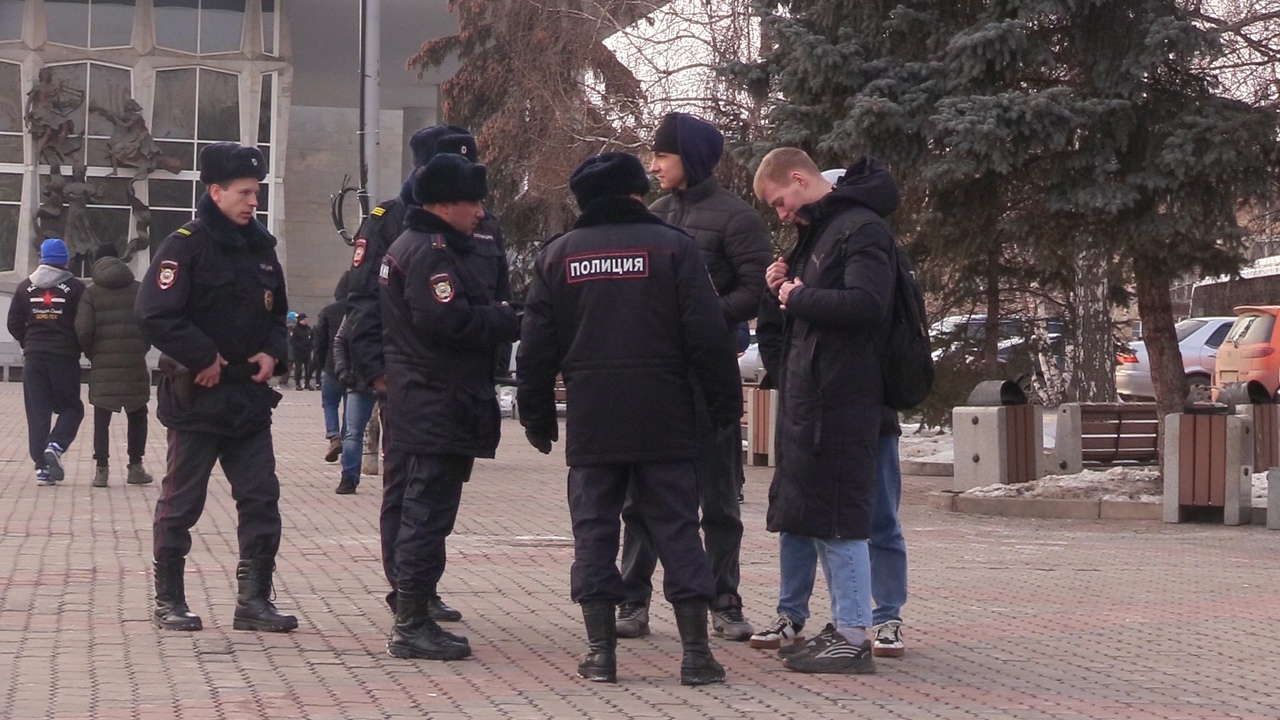 Кто и зачем громит ТЦ в России и на Украине. Подростковые погромы — происки украинских спецслужб или итог нашей молодежной политики.