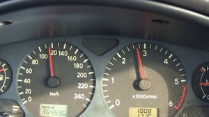 Toyota Avensis 2.0 TD - Turbo Diesel - Sur l'autoroute