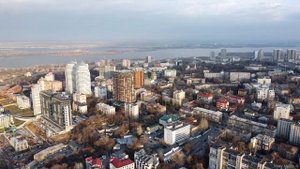 Днепр с высоты. Центр Менора. Проспект Богдана Хмельницкого. Екатиринославский Бульвар. Март 2021.