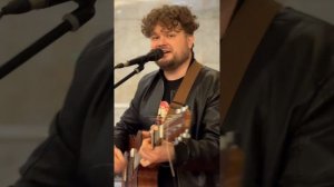 Катя Лель - Мой Мармеладный (кавер песни под гитару в метро) #моймармеладный #катялель #гитара